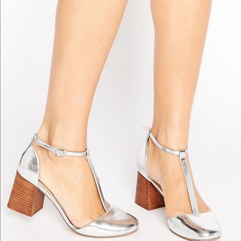 Silver block heeled pumps