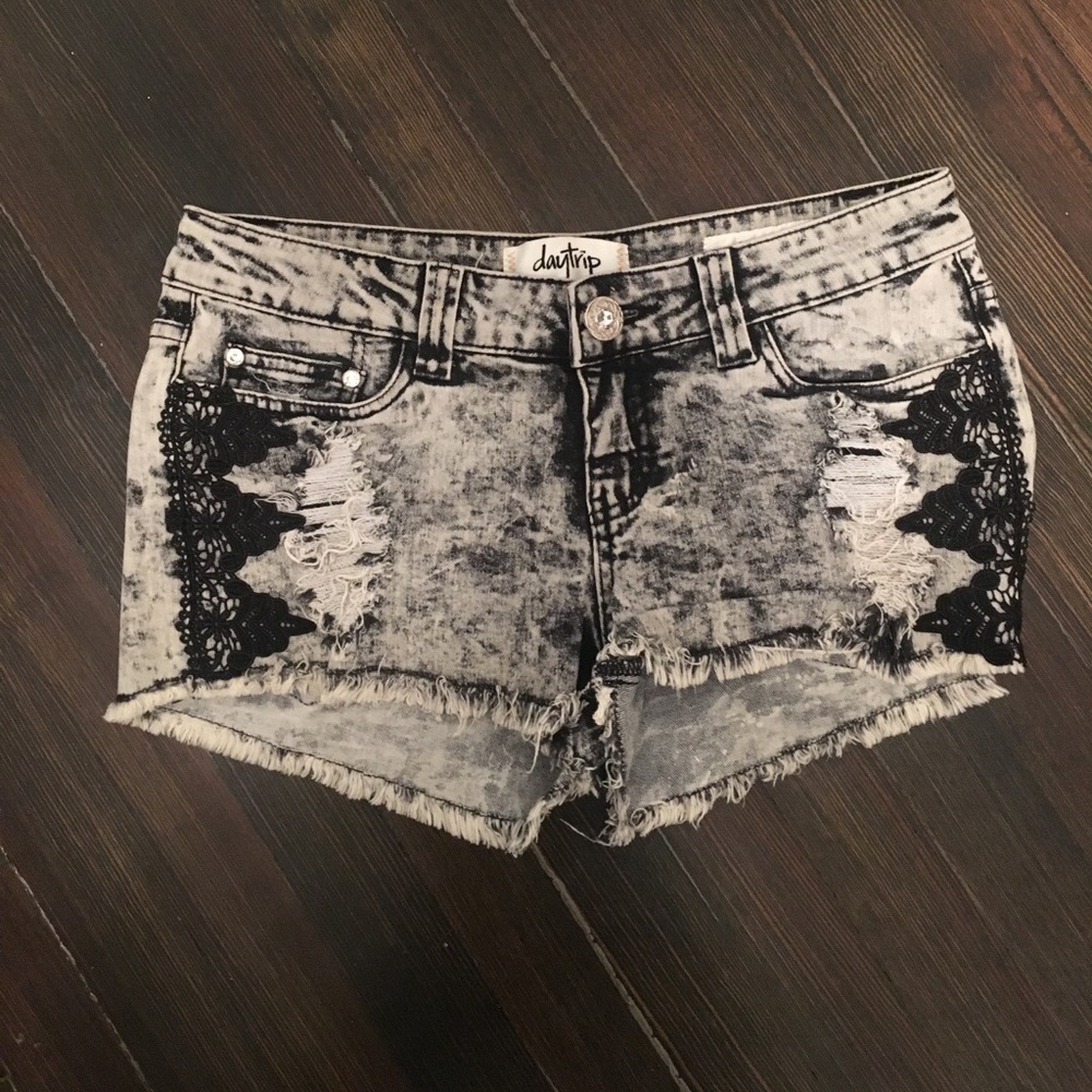 daytrip shorts