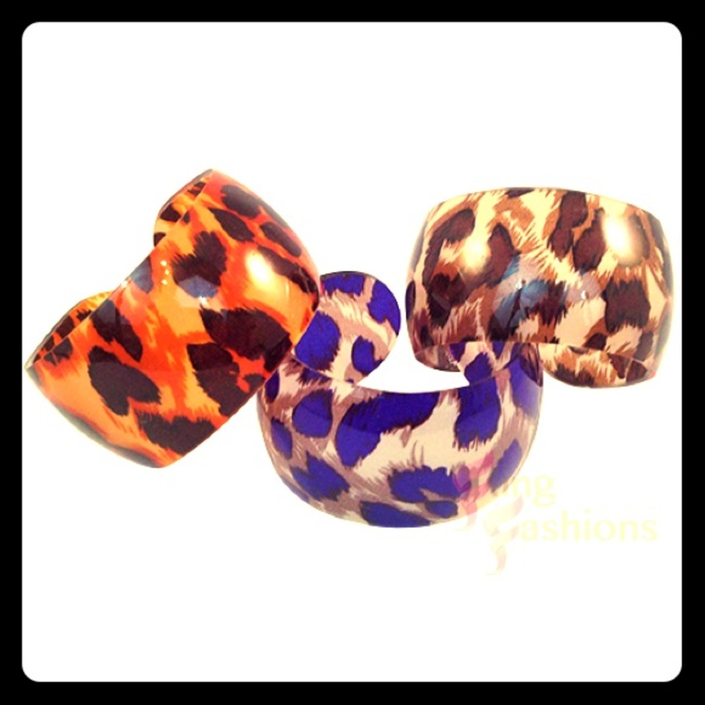 BOUTIQUE CLOSING! $5 Leopard Cuffs