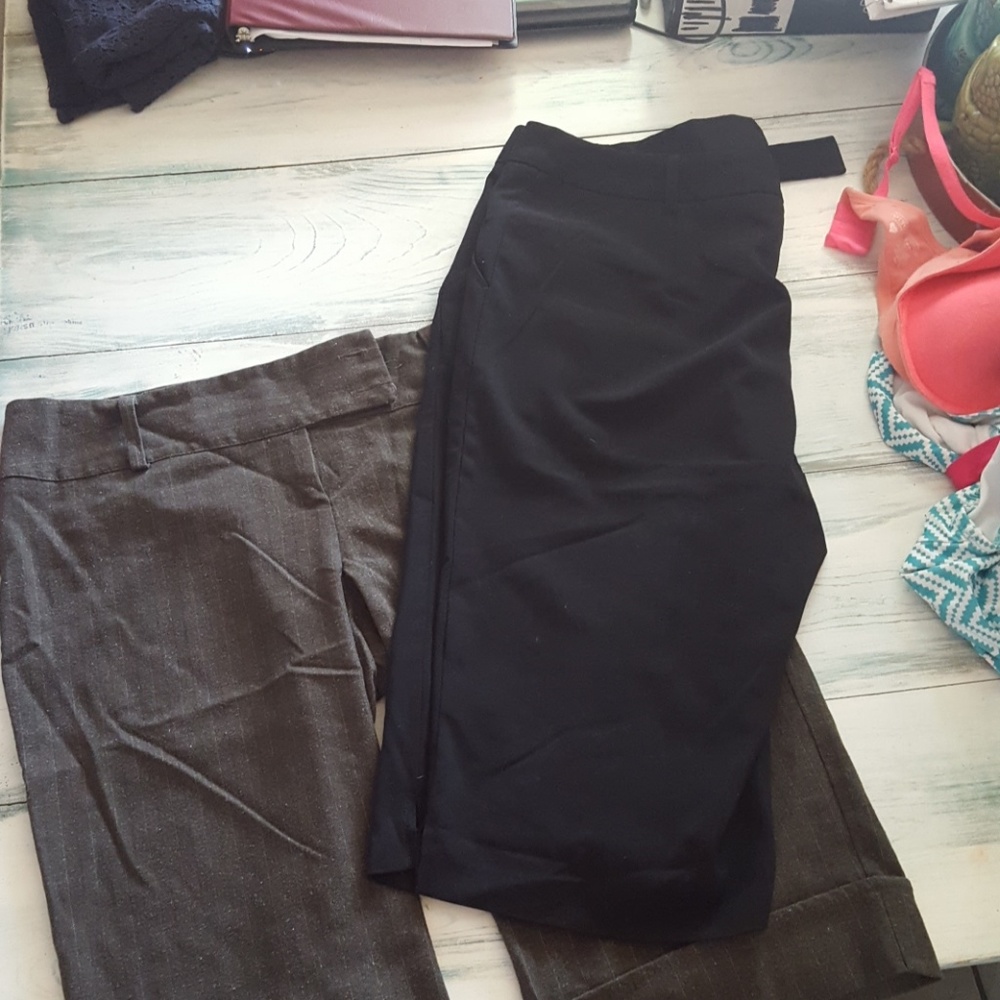 2 pairs women's knee length dress shorts