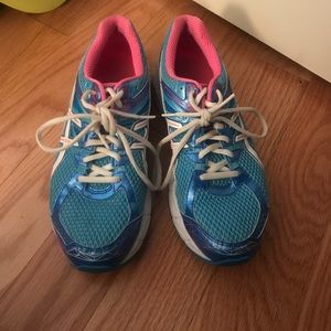 ASIC running sneakers