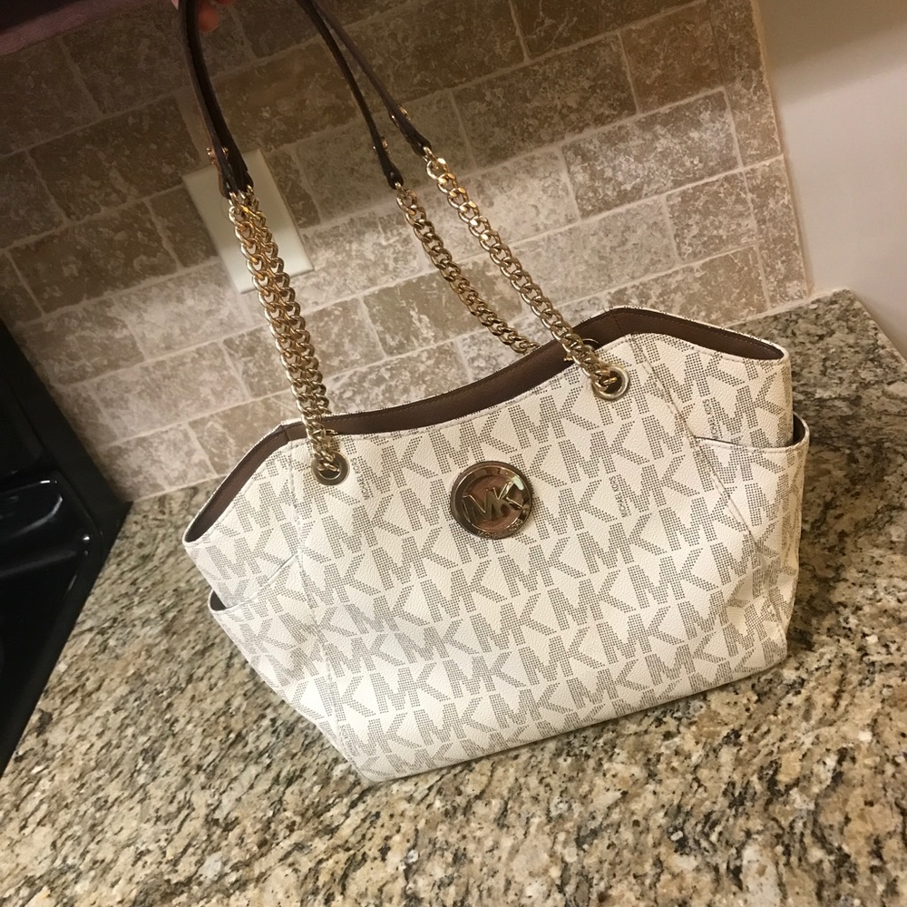 Michael Kors purse and matching wallet
