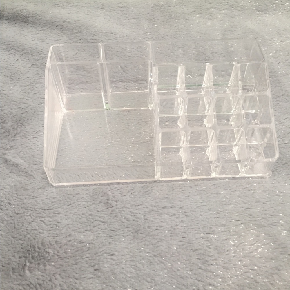 MAKEUP ORGANIZER