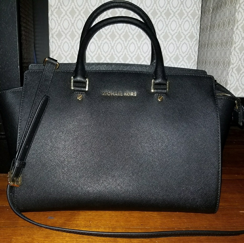 EUC Michael Kors Large Black Selma