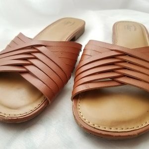 Bass flat sandals