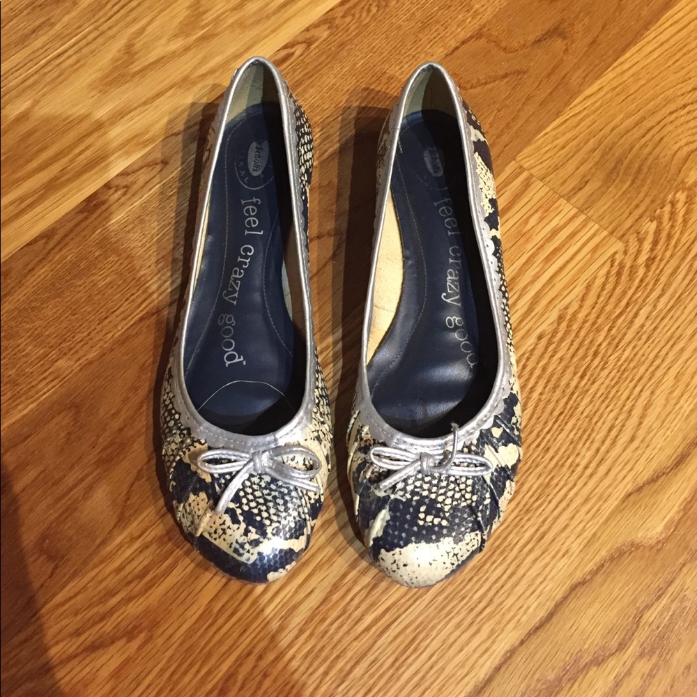 Shoes - Picture 1 of 4