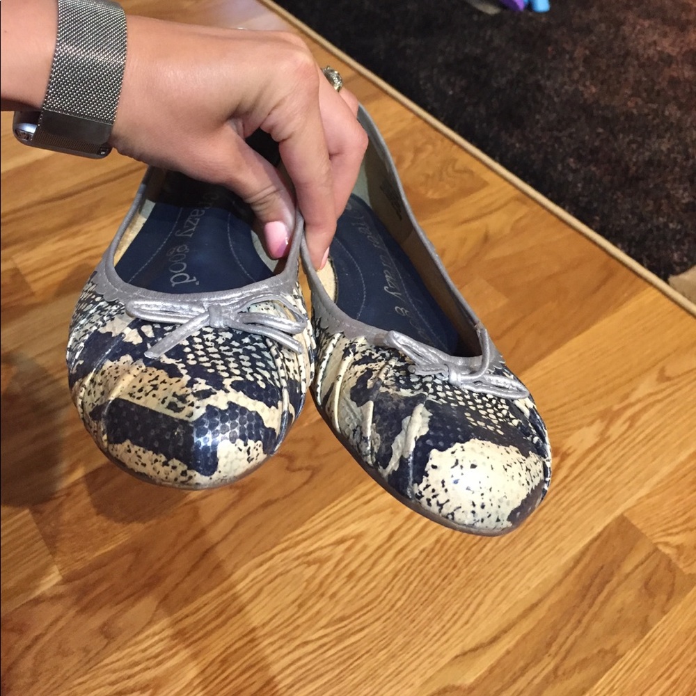 Shoes - Picture 4 of 4