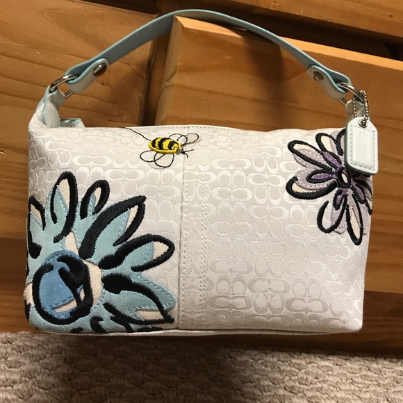 Coach Handbags - New Coach mini M0669-F40543 white classic c