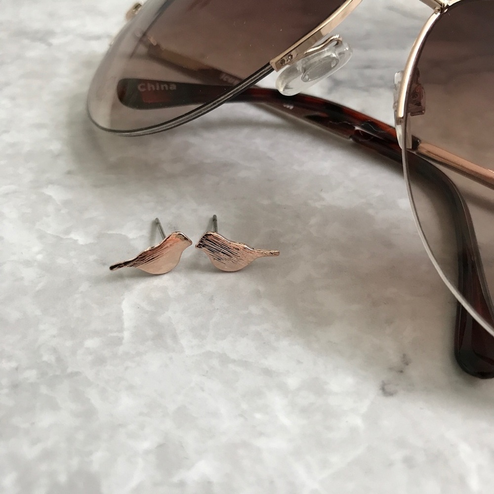 Tiny Rose Gold Bird Stud Earrings NEW - Picture 1 of 4
