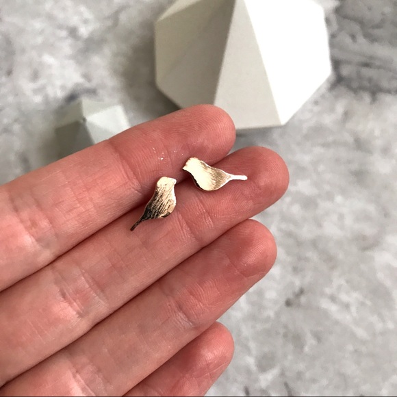 Tiny Rose Gold Bird Stud Earrings NEW - Picture 2 of 4