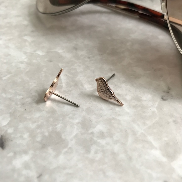 Tiny Rose Gold Bird Stud Earrings NEW - Picture 3 of 4