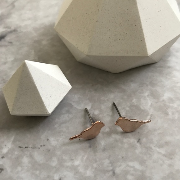 Tiny Rose Gold Bird Stud Earrings NEW - Picture 4 of 4