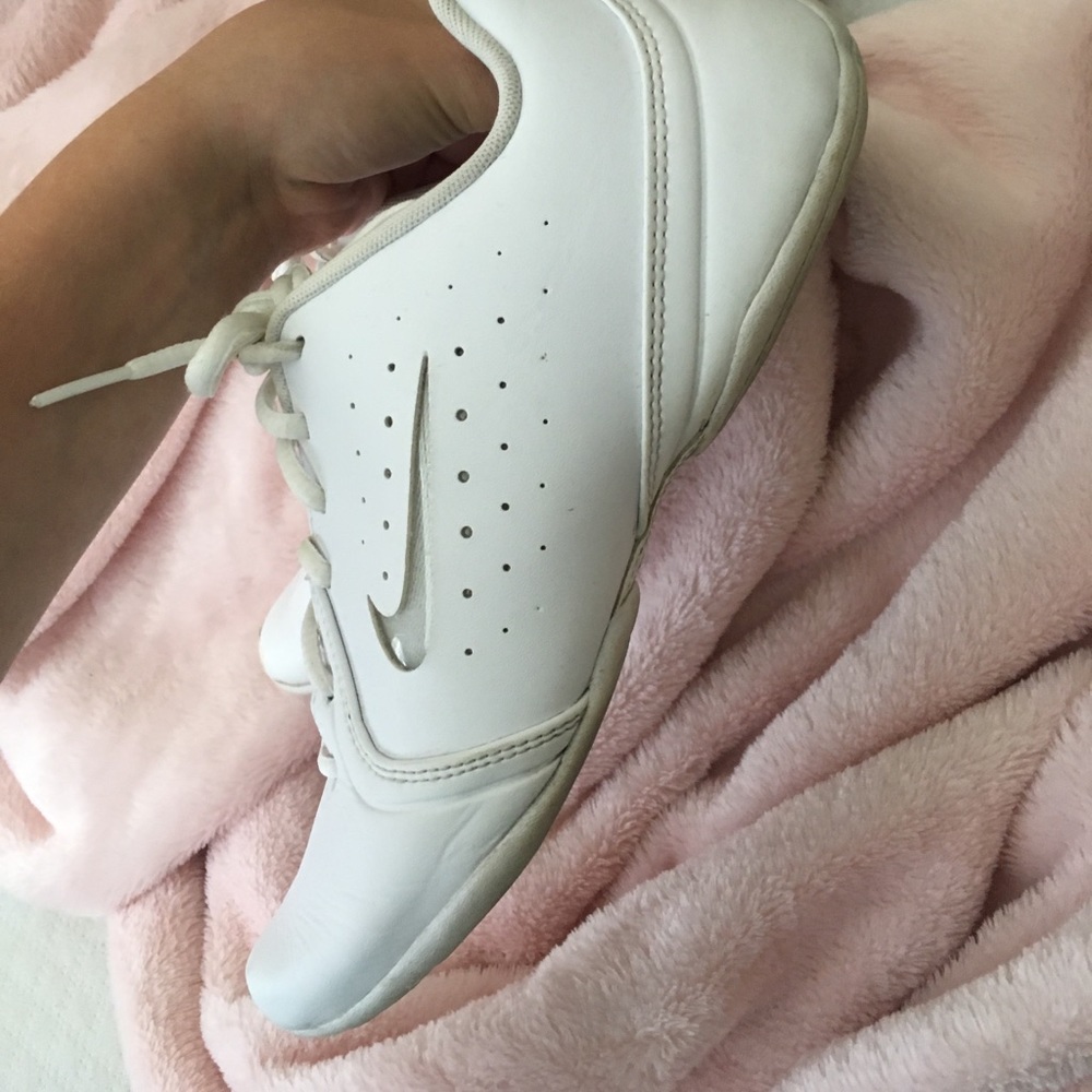 Nike cheer shoes