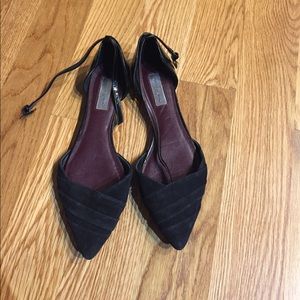 Report signature shoes