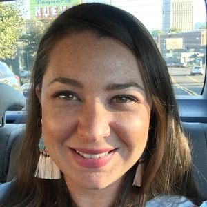 Meet your Posher, Corina