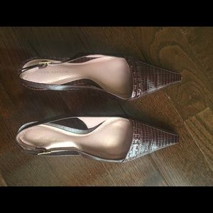 Ann Taylor Burgundy Leather Close Toed Heels