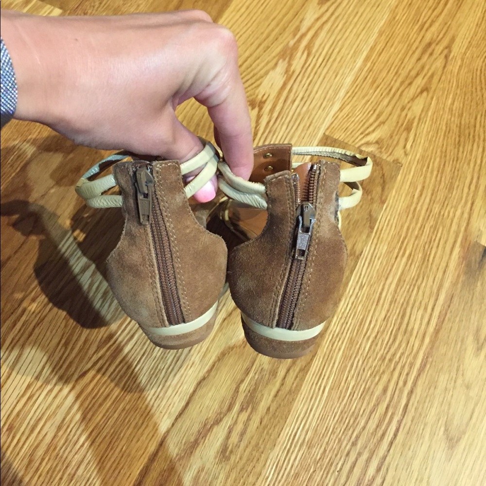 Sandals - Picture 3 of 4