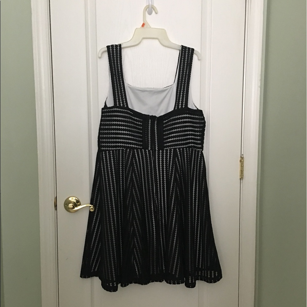 Cute black dress - Picture 2 of 2