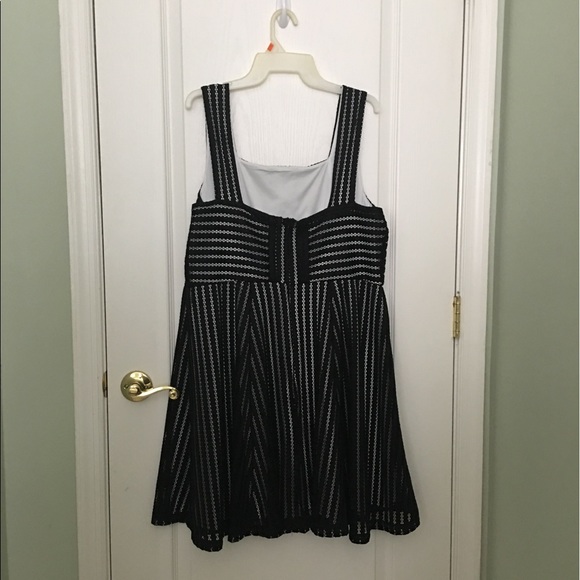 Cute black dress - Picture 2 of 2