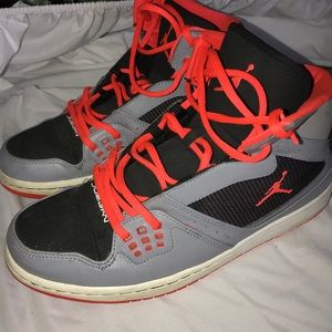 Nike Jordan 1 Flight Basketball shoe