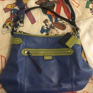 Authentic leather coach purse. In mint condition.