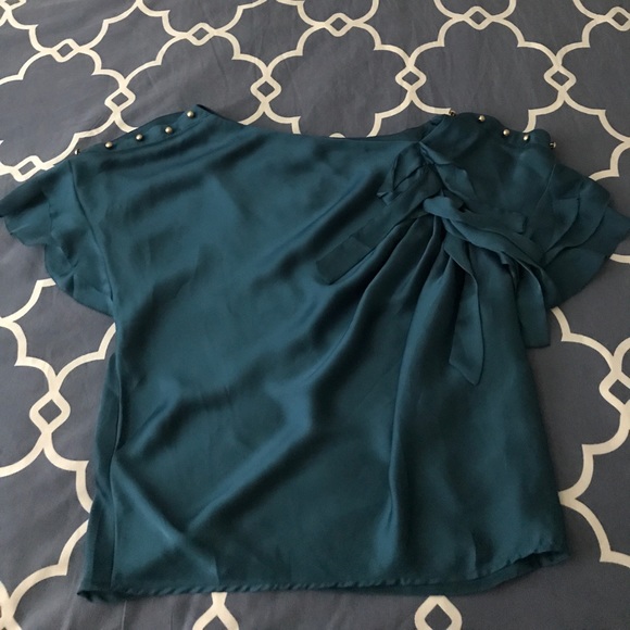 Aryn K Tops - Aryn K. Blouse Size Medium 🌟