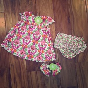 Vera Bradley baby set w booties