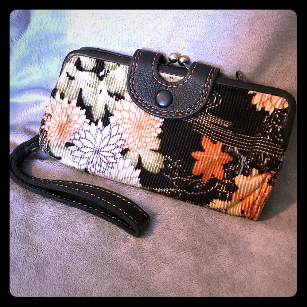Lucky Brand wristlet