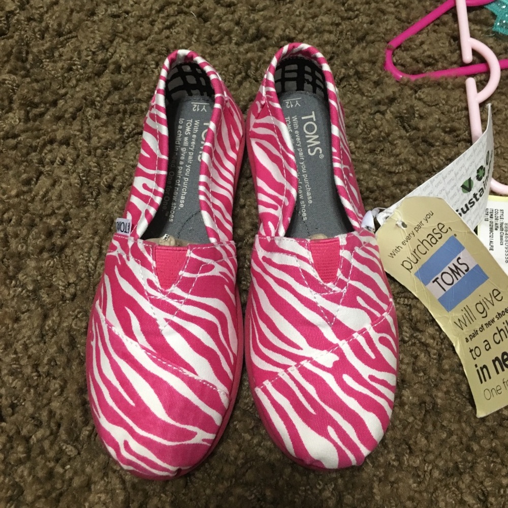 Size 12 Youth brand new Toms