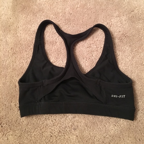 Black Nike sports bra - Picture 4 of 4