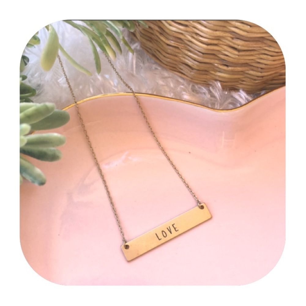 💝 LAST ONE💝 LOVE stamped gold bar necklace - Picture 2 of 4