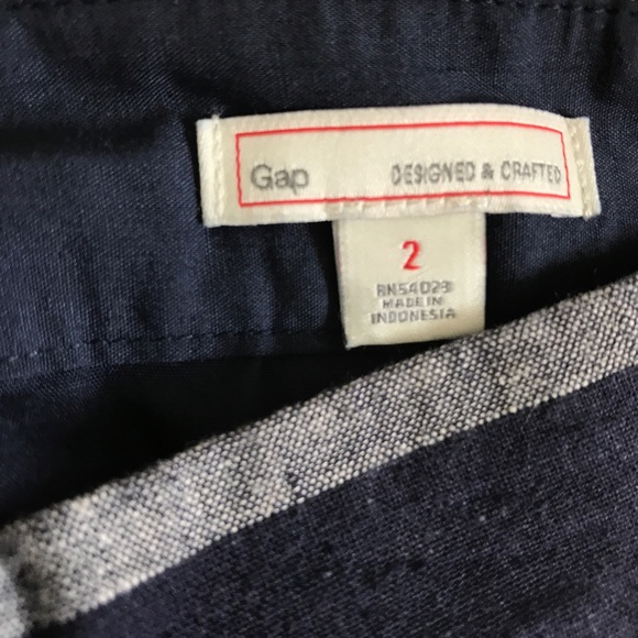 Gap, size 2, pencil skirt - Picture 2 of 3