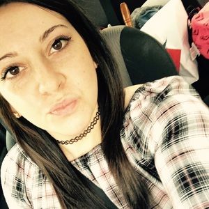 Meet your Posher, Kayla