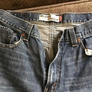 Levi's relaxed straight 559 size 33 x 30 jeans