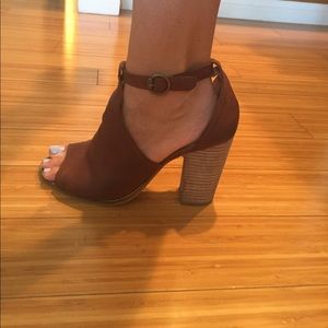 Lucky Brand Peep Toe Booties (Chestnut/Brown)