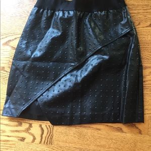 Leather skirt with dot details and zipper
