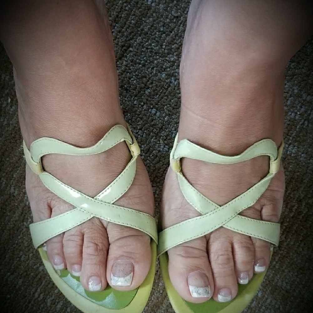 Shoe