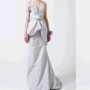 VERA WANG 100% Silk Organza Gown