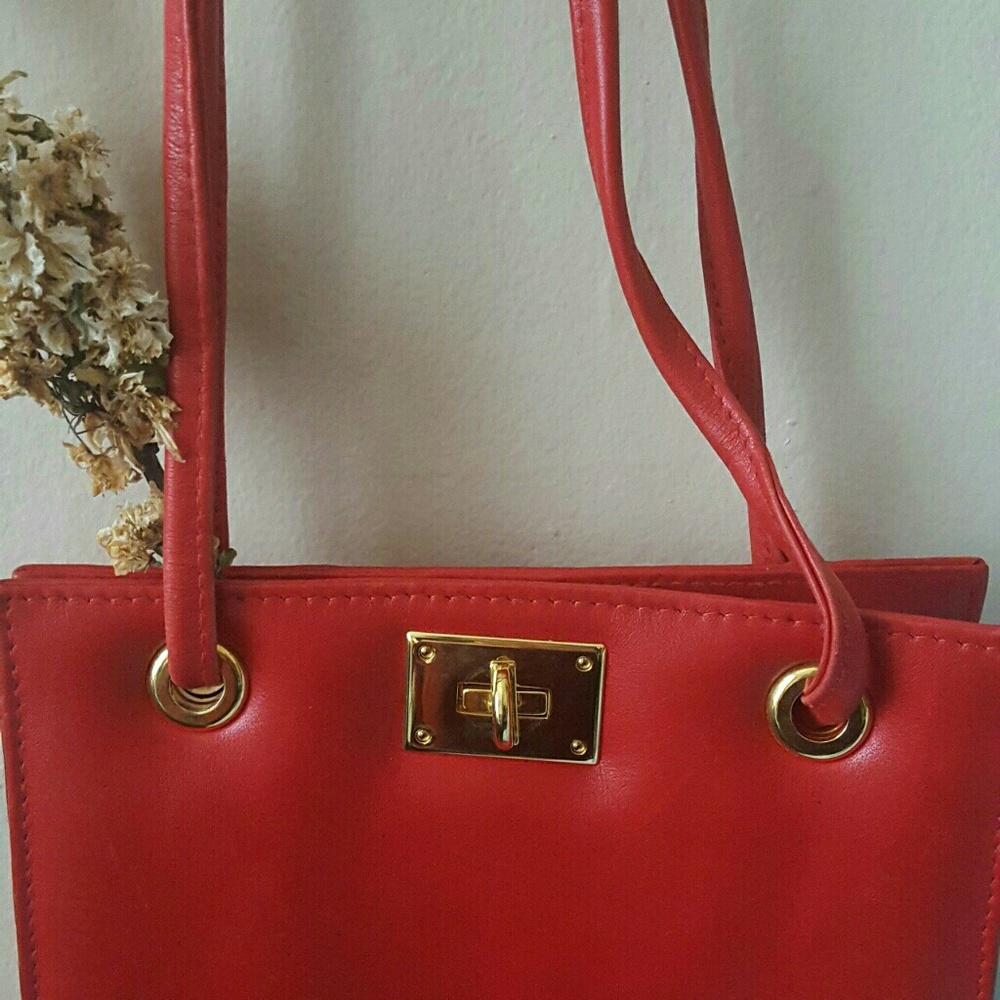 **Vintage Red purse**