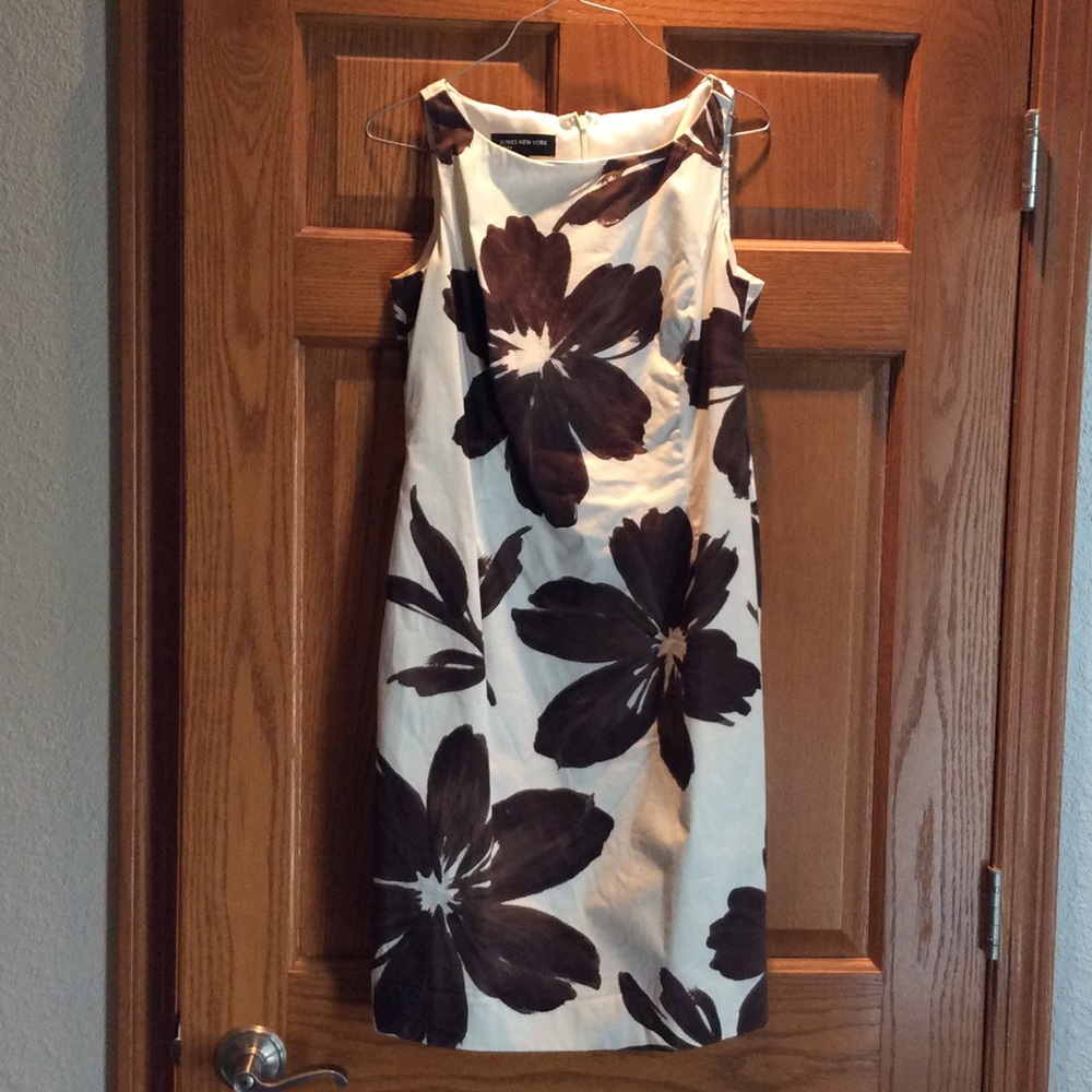 Jones New York sleeveless dress