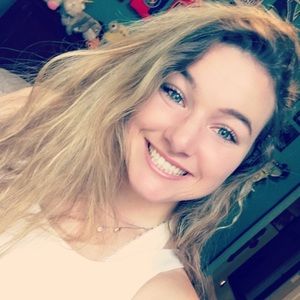 Meet your Posher, Makayla