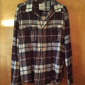 Men's American eagle large flannel. Classic fit.