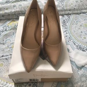 Jessica Simpson pumps