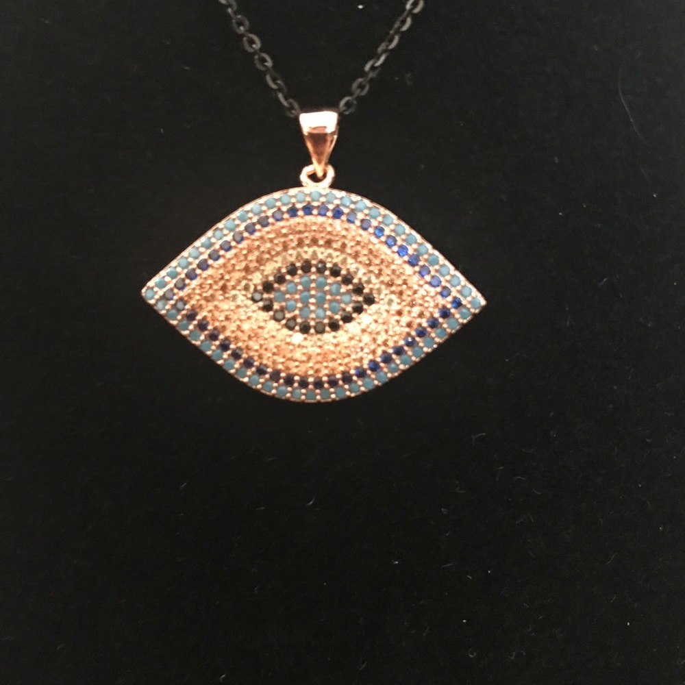 Black necklace with pendant