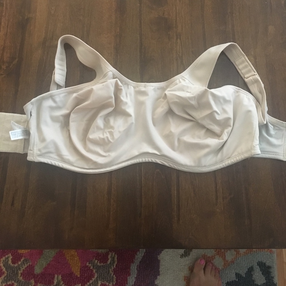 Wacoal underwire sports bra - 36G