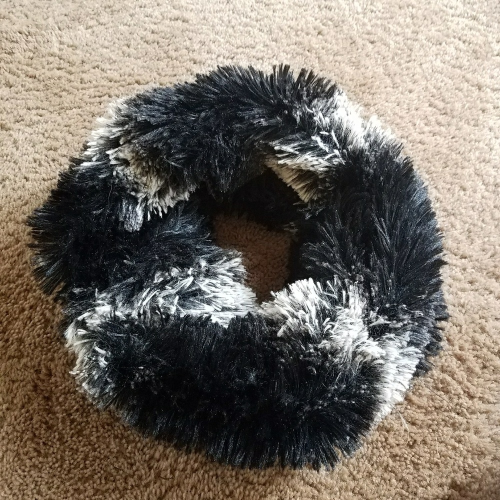 Faux fur scarf
