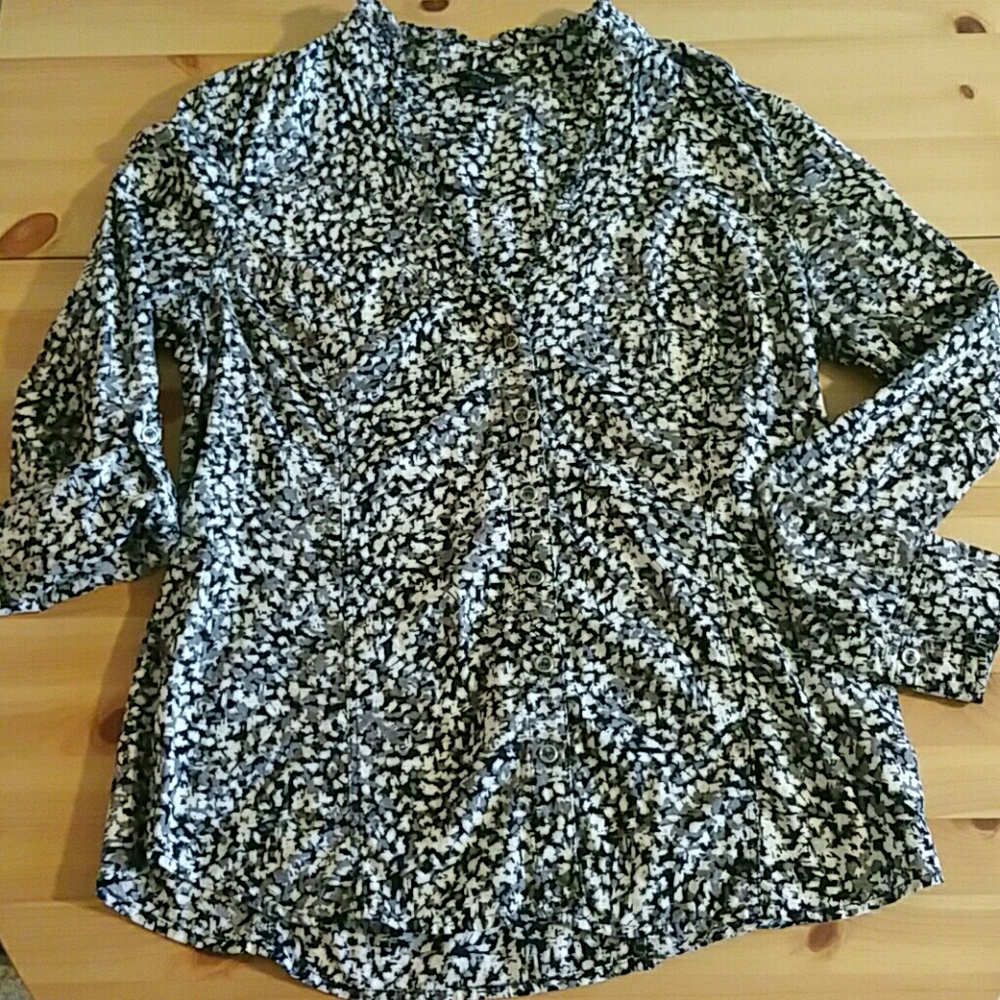 Guess button down shirt Women's Black And White Size Large Top