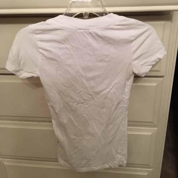 White tshirt - Picture 3 of 3