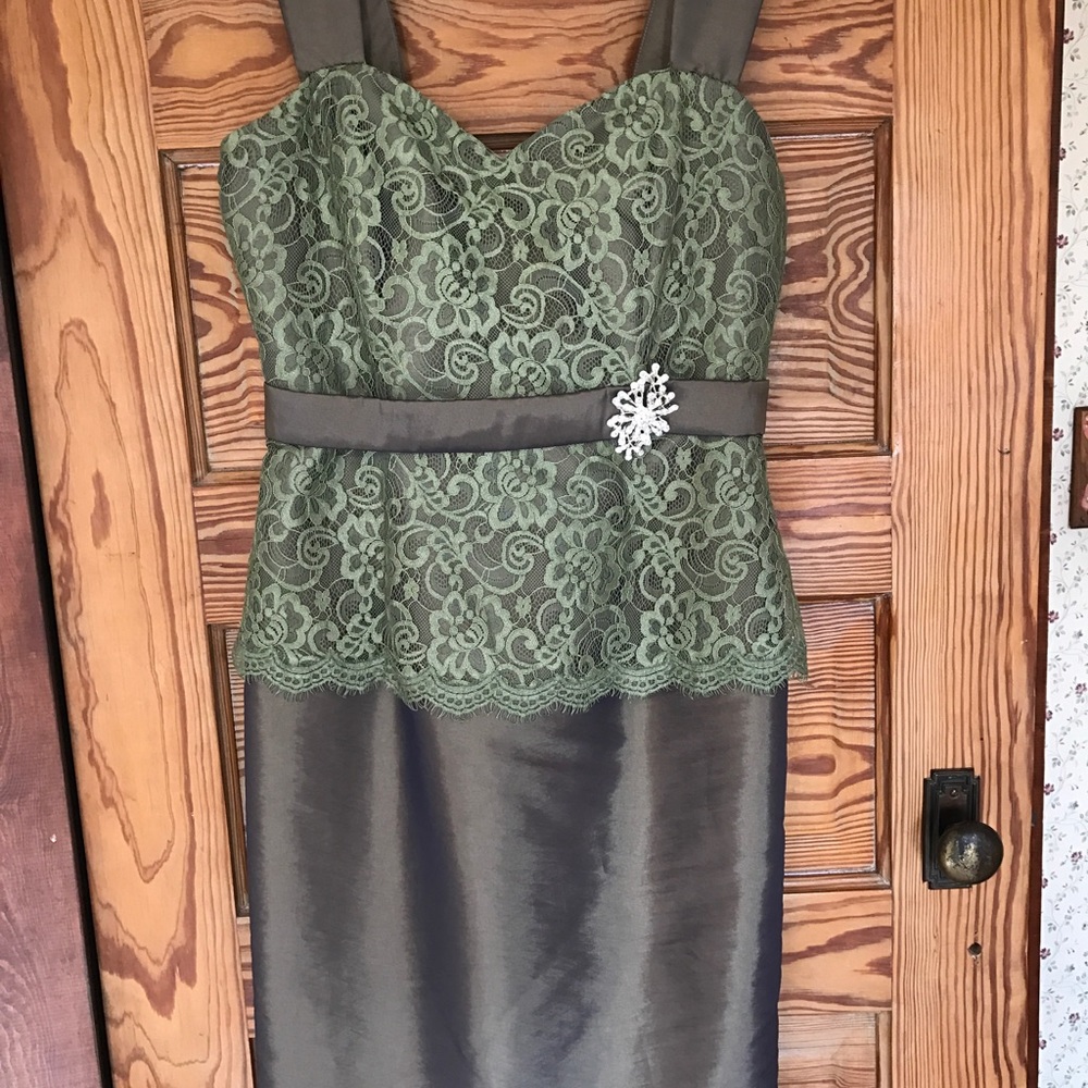 Tea-length special occasion dress. Sage. EUC - Picture 3 of 8