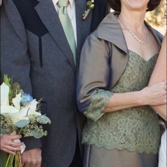 Tea-length special occasion dress. Sage. EUC - Picture 5 of 8